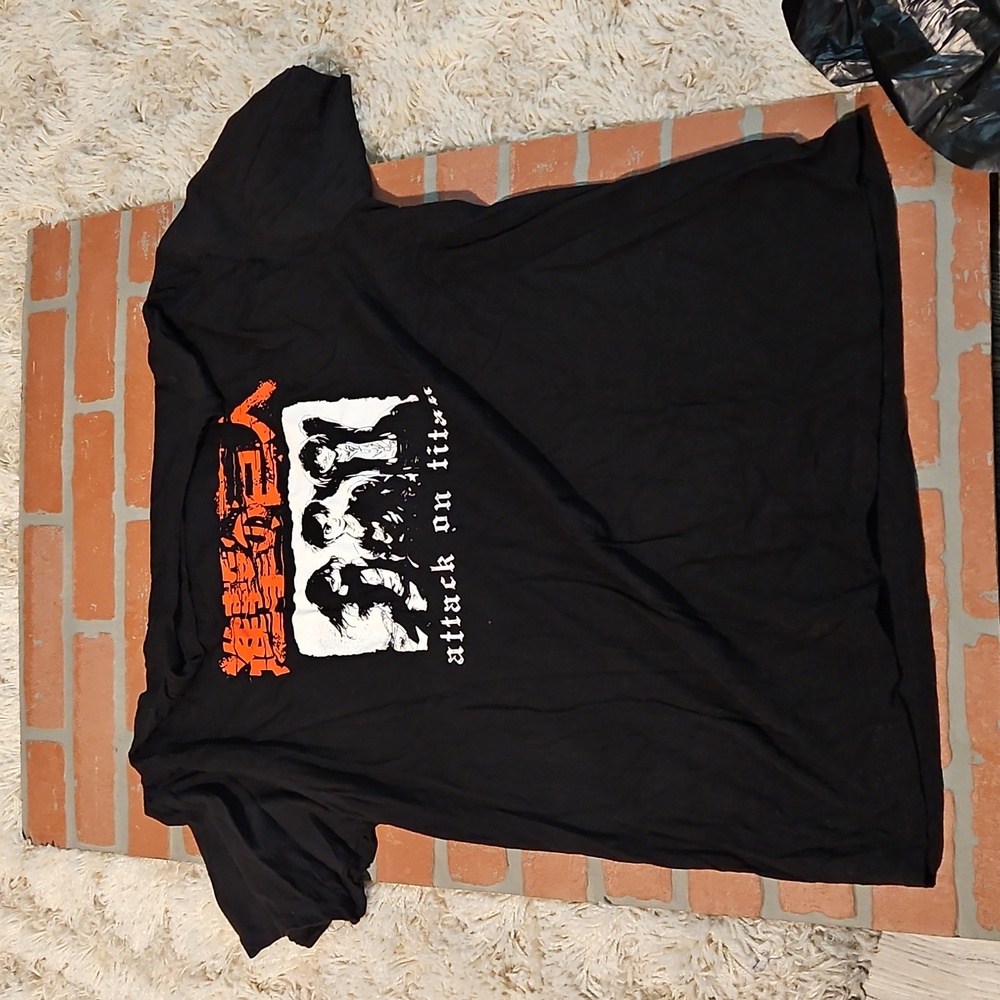 Official Attack on Titan Shirt. XL